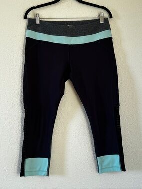 Mondetta Sporty Gym Workout Athleisure Capri leggings Women’s Large black
